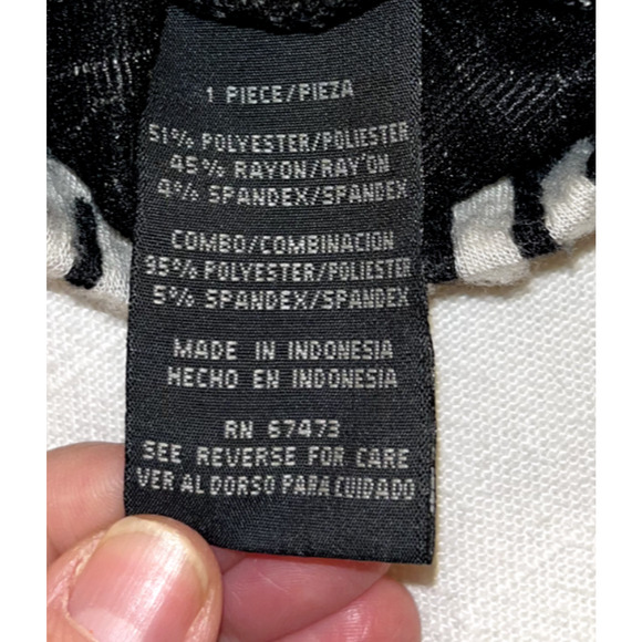 Gabby Skye Black/ Beige Geometric Pattern Green Zipper Detail Dress SIZE 4 - Picture 7 of 9